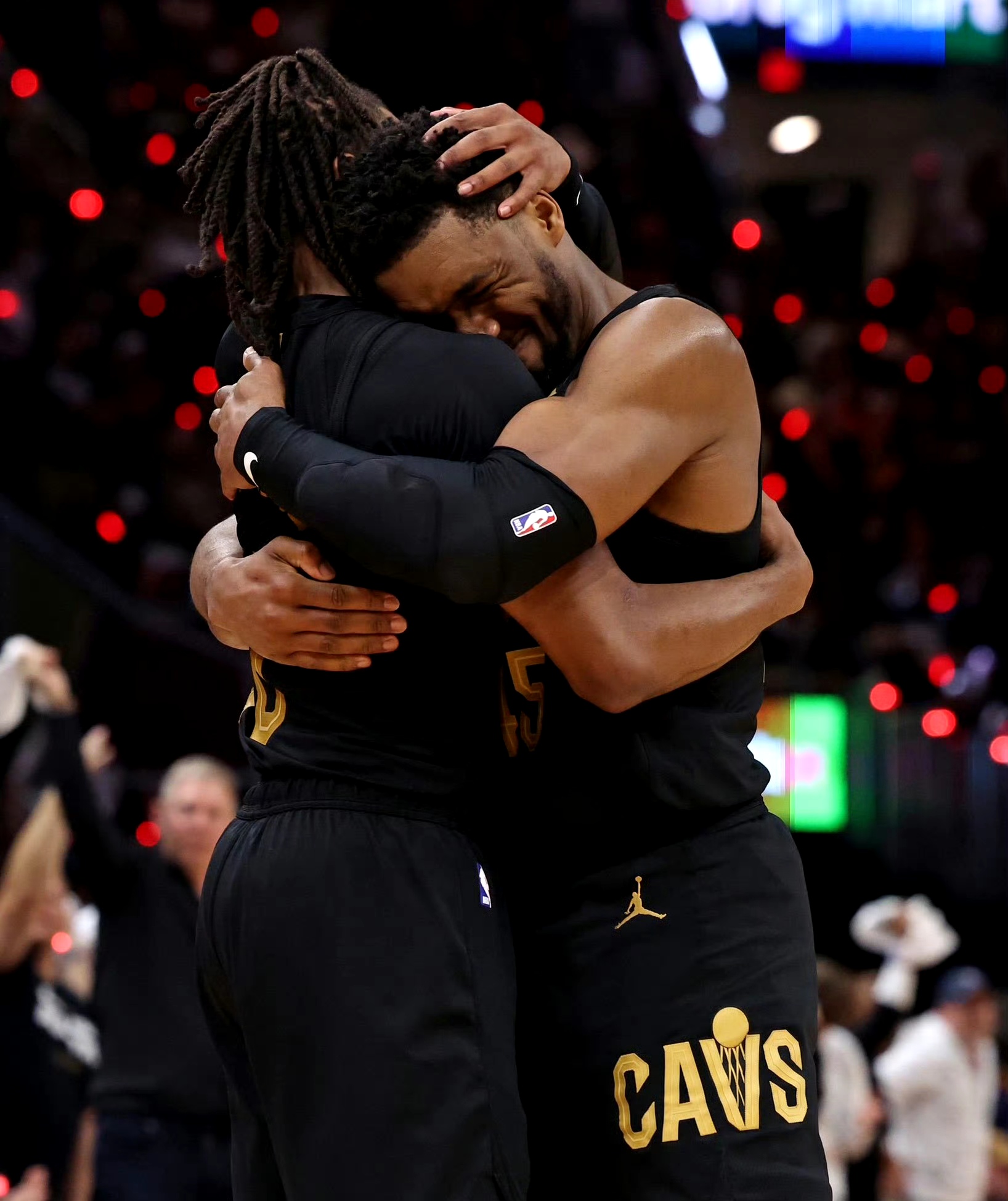 魔术翻盘掘金，米切尔扛起全队