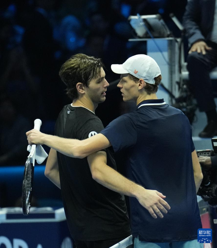 拉沃尔杯险胜ATP总决赛，辛纳扛起全队