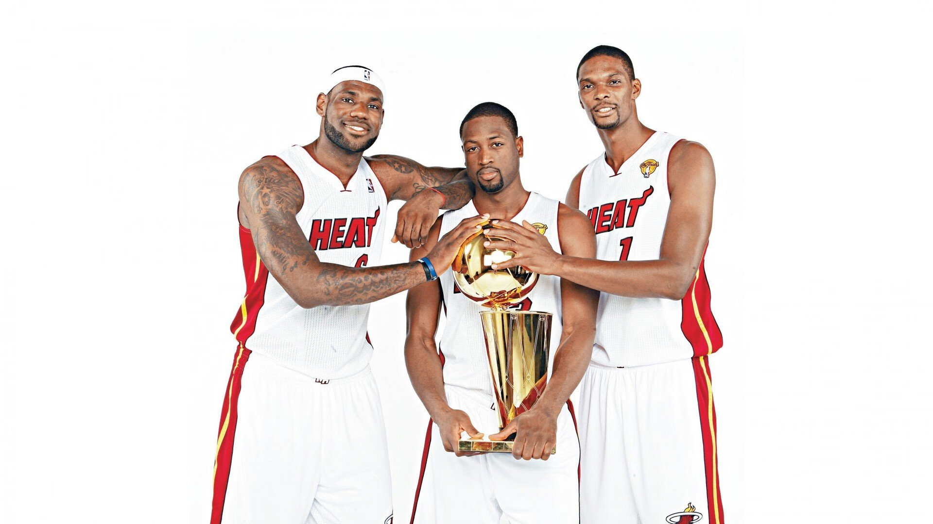 老鹰硬仗取胜灰熊，字母哥用实力证明自己