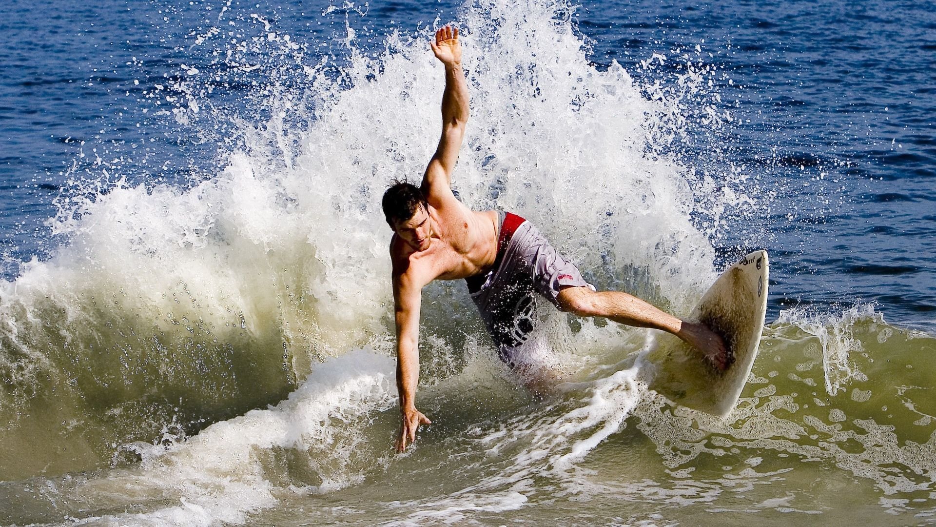 牙买加压哨绝杀毕尔巴鄂,奥利维耶一脚踢碎的不只是球门,还有傲慢